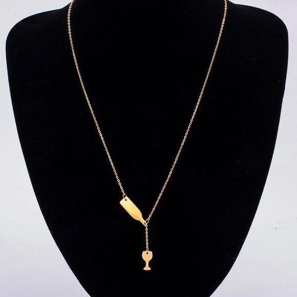 5⭐️ rating! Pouring wine bottle necklace: 3 colors - Picture 2 of 3